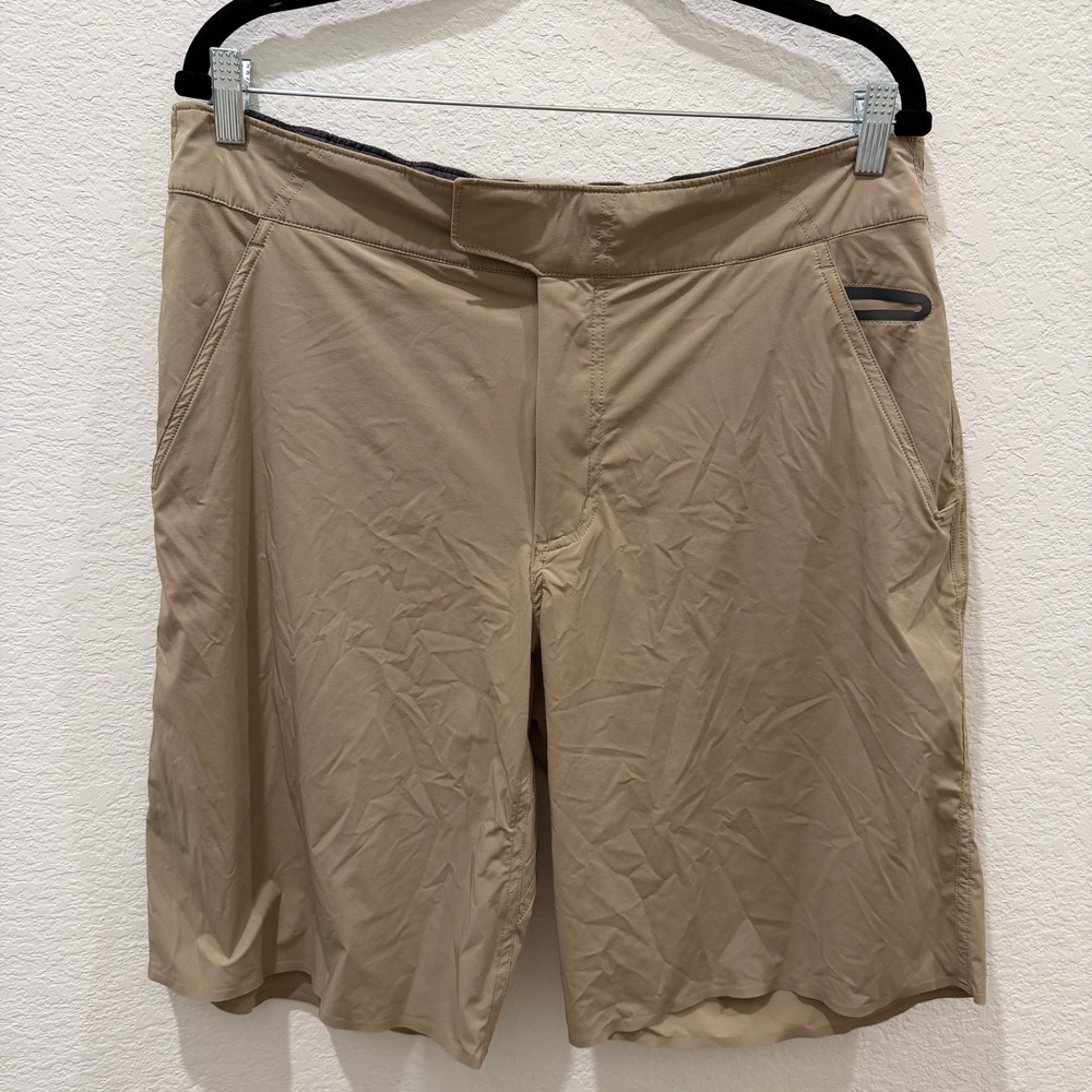 Lululemon Commission Shorts Mens 36 Tan Khaki Chino Style Technical Golf Shorts